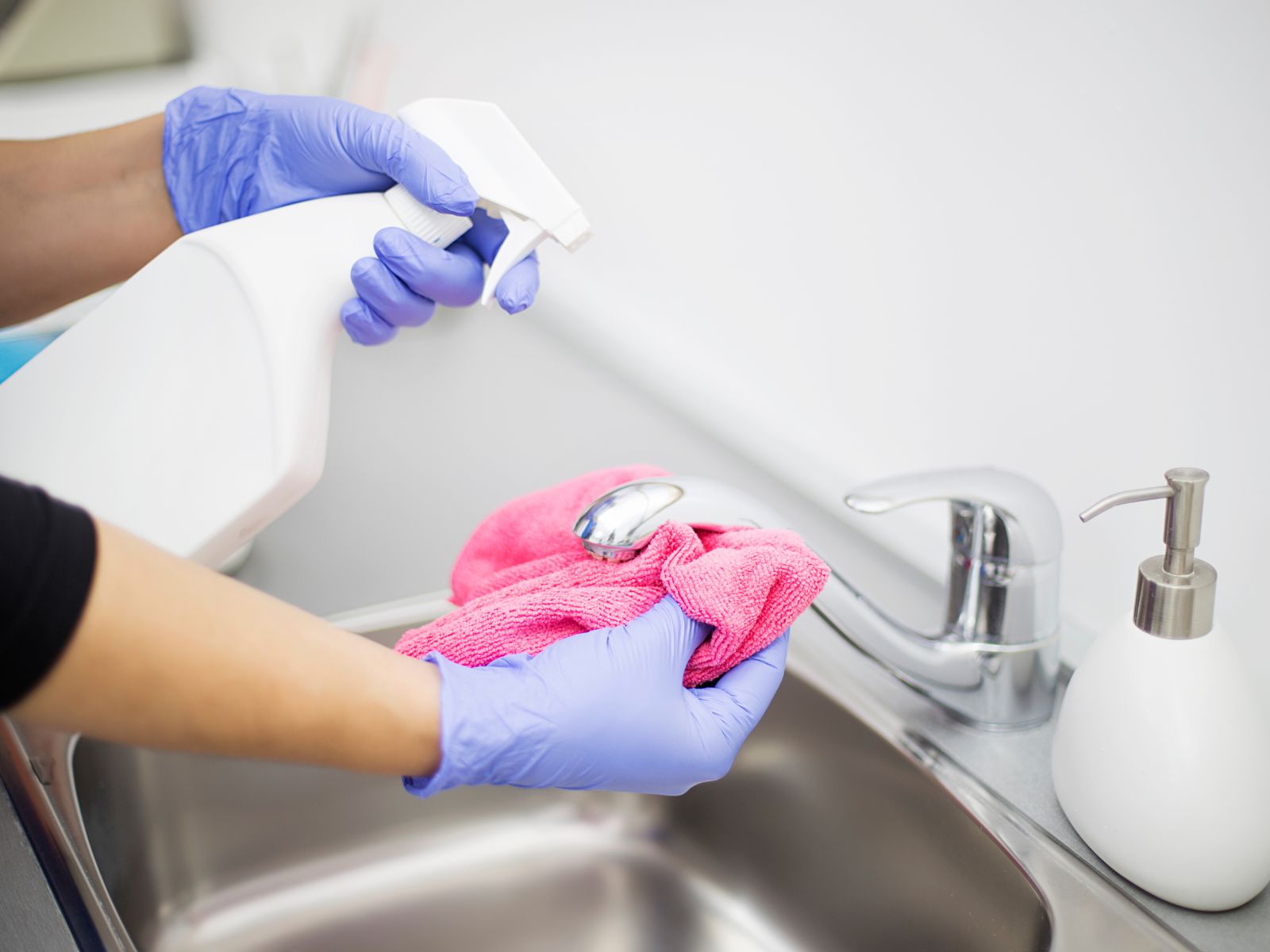 Can Scrub Lou clean laundry rooms thoroughly?