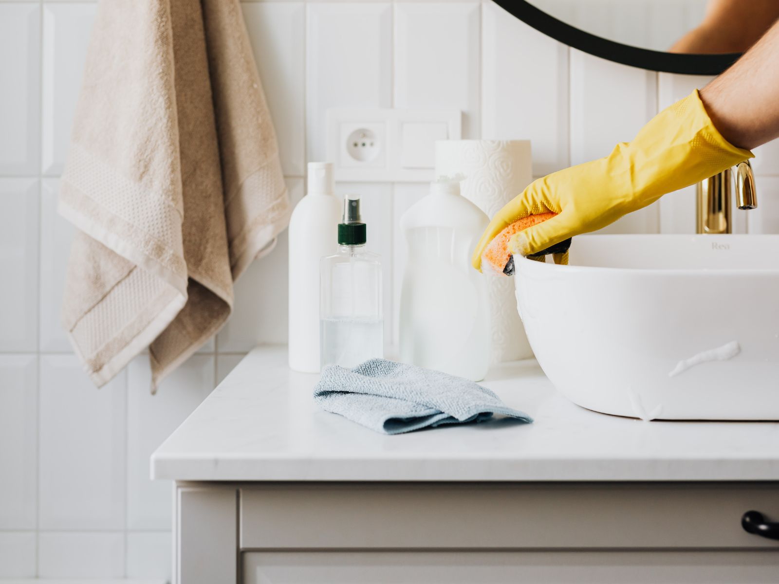 Scrubbing Sinks, Tubs, and Toilets